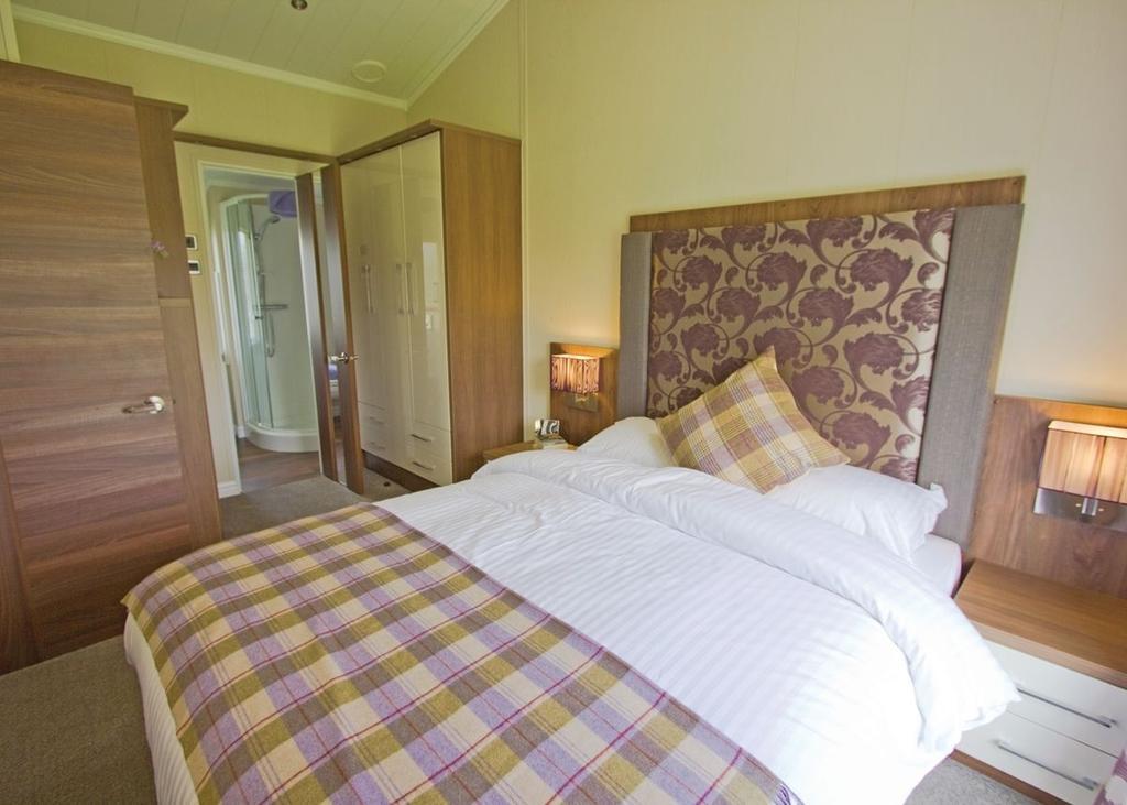 The Springs Lakeside Holiday Park Fladbury Room photo